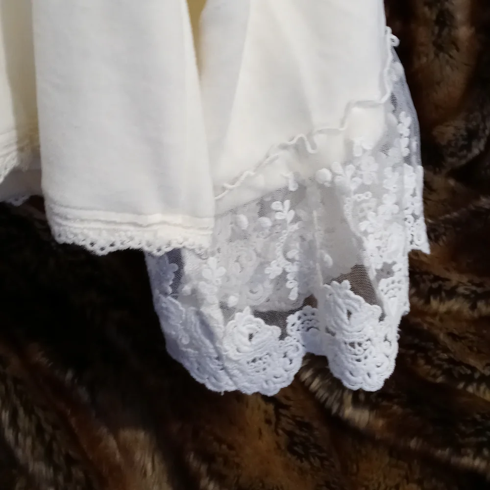 Hopeless Romantic blouse size large - Picture 9 of 11